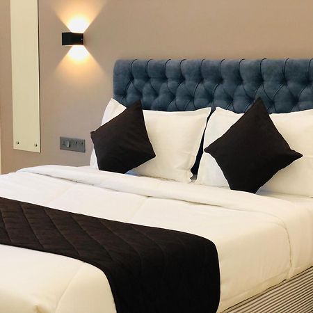 The Lotaz Hotel Kochi エクステリア 写真
