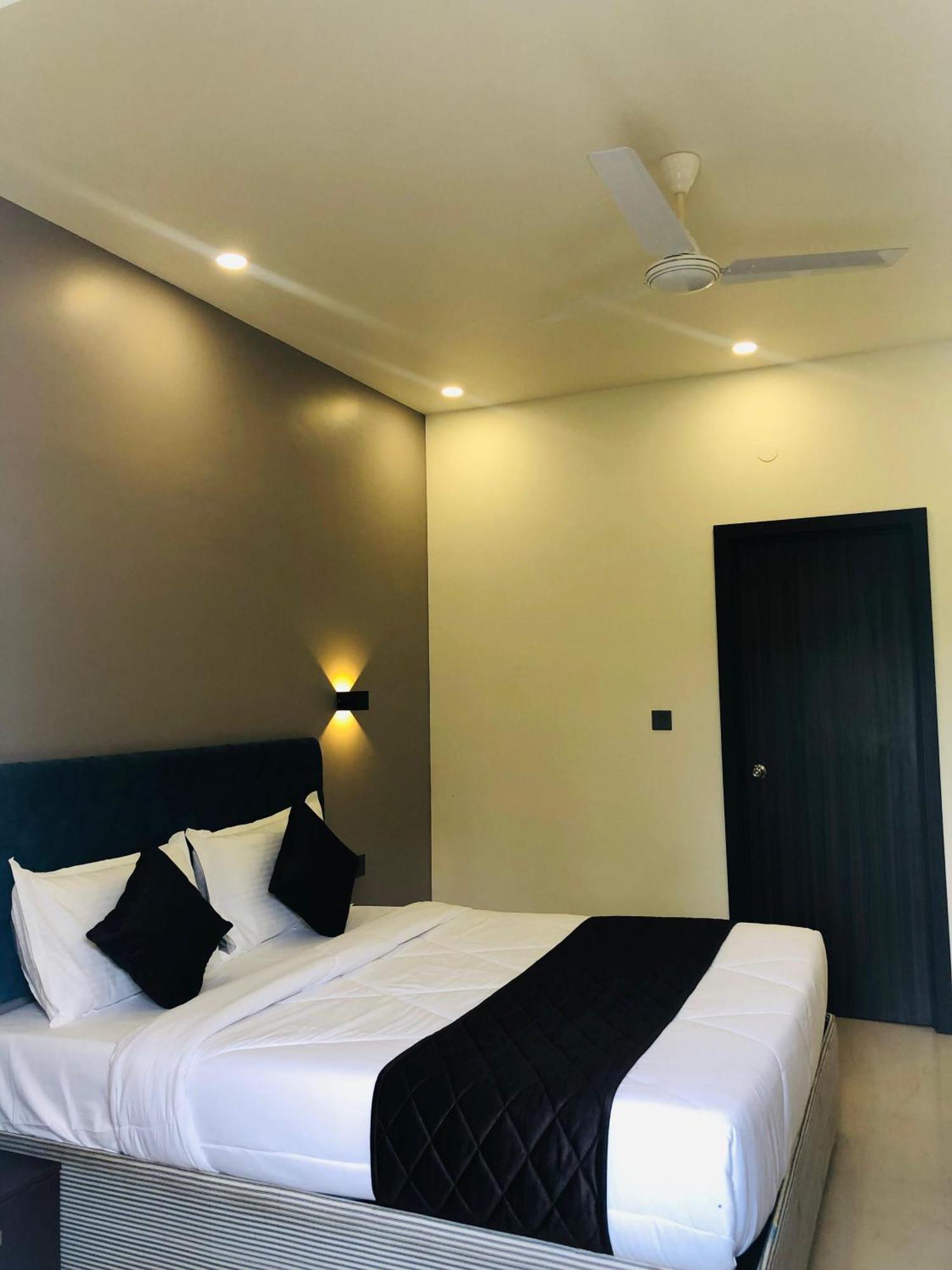 The Lotaz Hotel Kochi エクステリア 写真