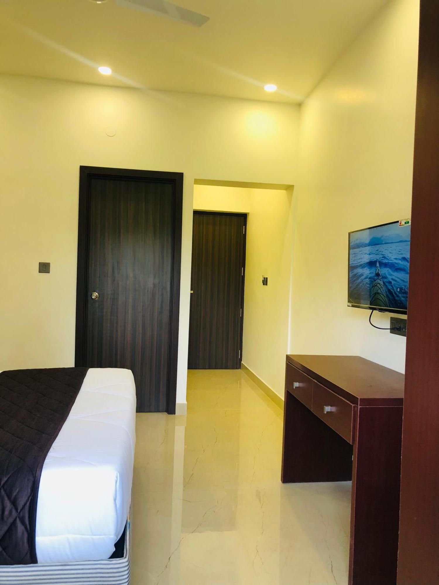 The Lotaz Hotel Kochi エクステリア 写真