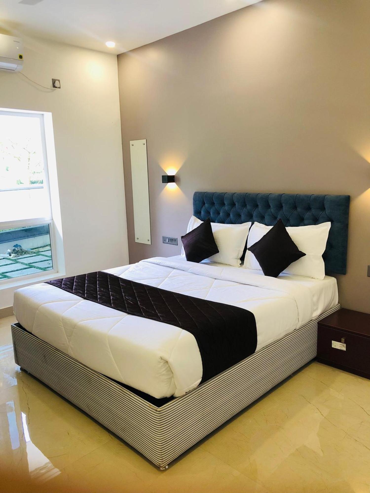 The Lotaz Hotel Kochi エクステリア 写真