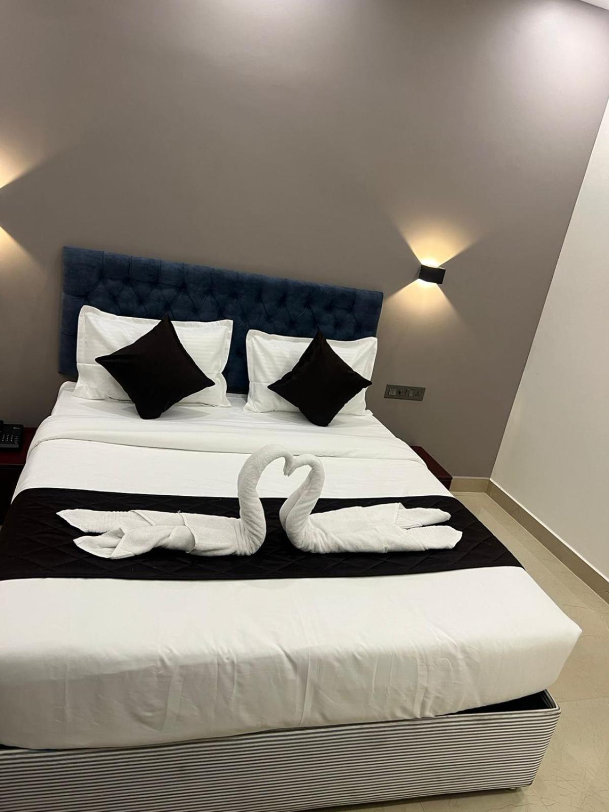 The Lotaz Hotel Kochi エクステリア 写真