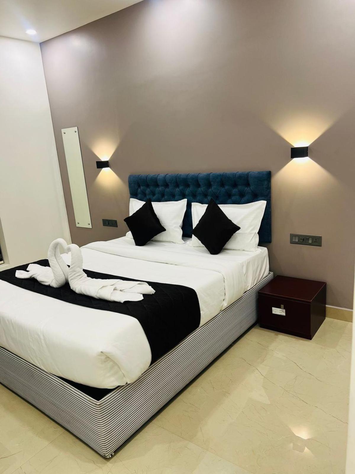 The Lotaz Hotel Kochi エクステリア 写真