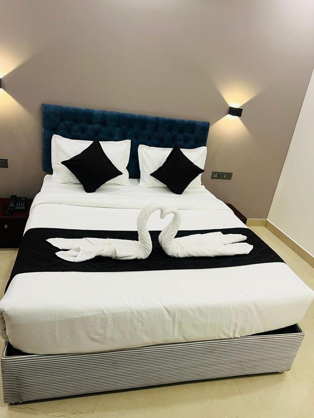 The Lotaz Hotel Kochi エクステリア 写真