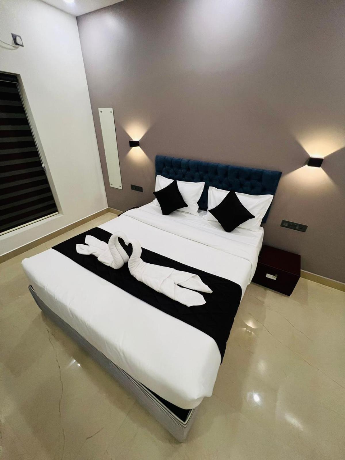 The Lotaz Hotel Kochi エクステリア 写真