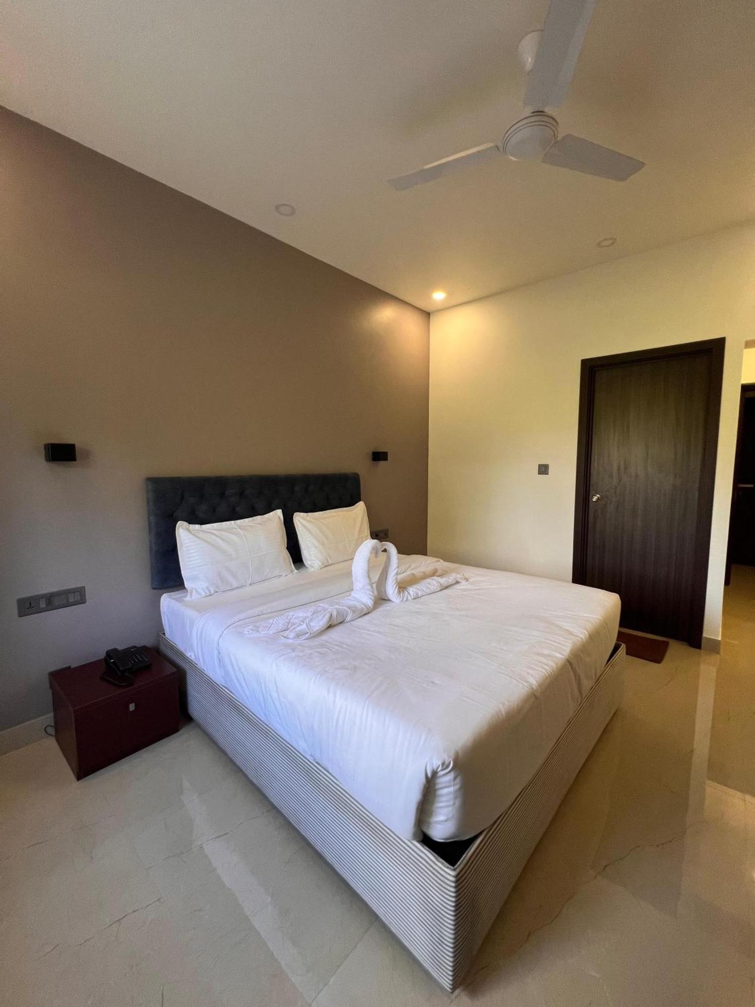 The Lotaz Hotel Kochi エクステリア 写真