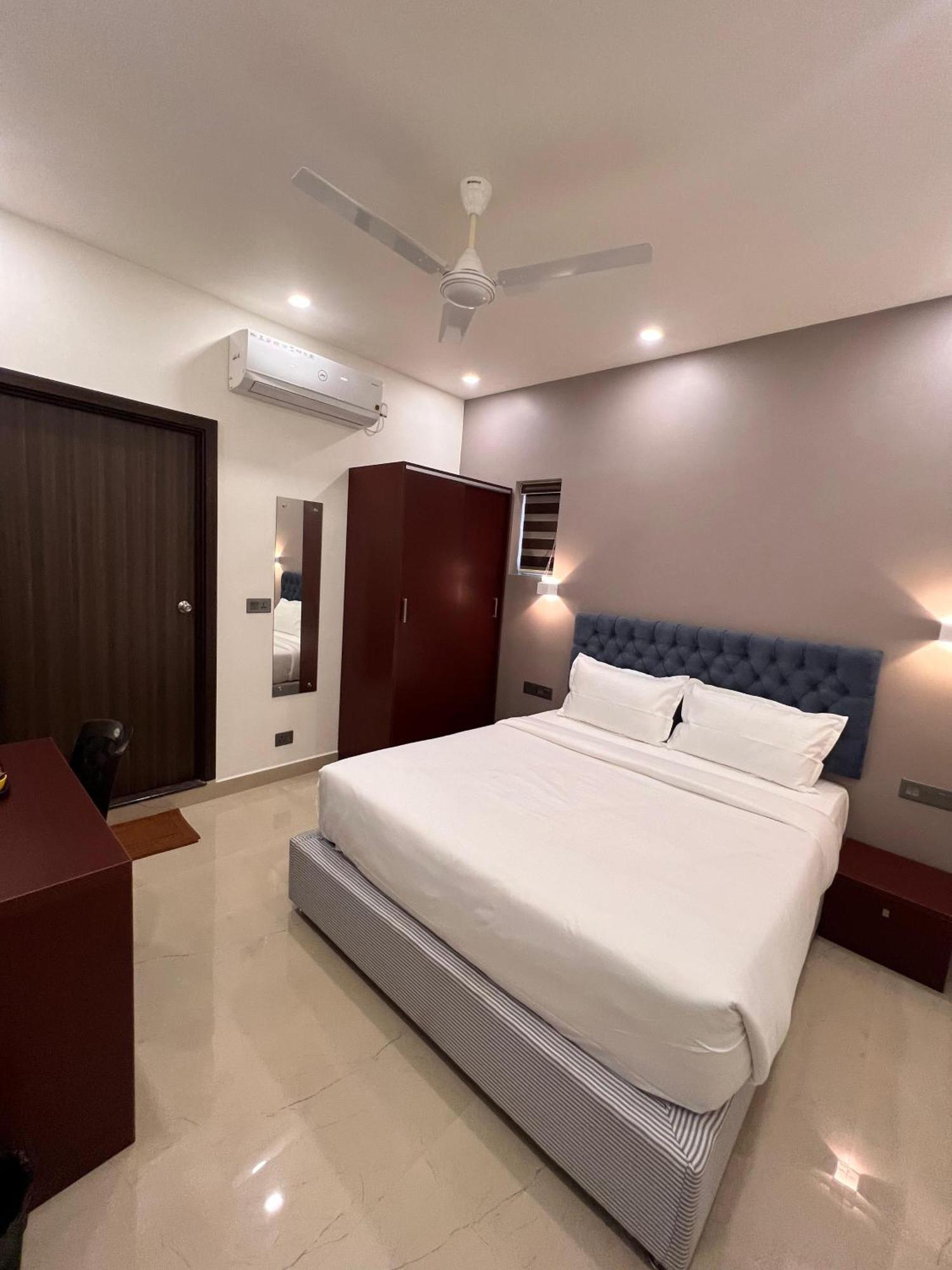 The Lotaz Hotel Kochi エクステリア 写真