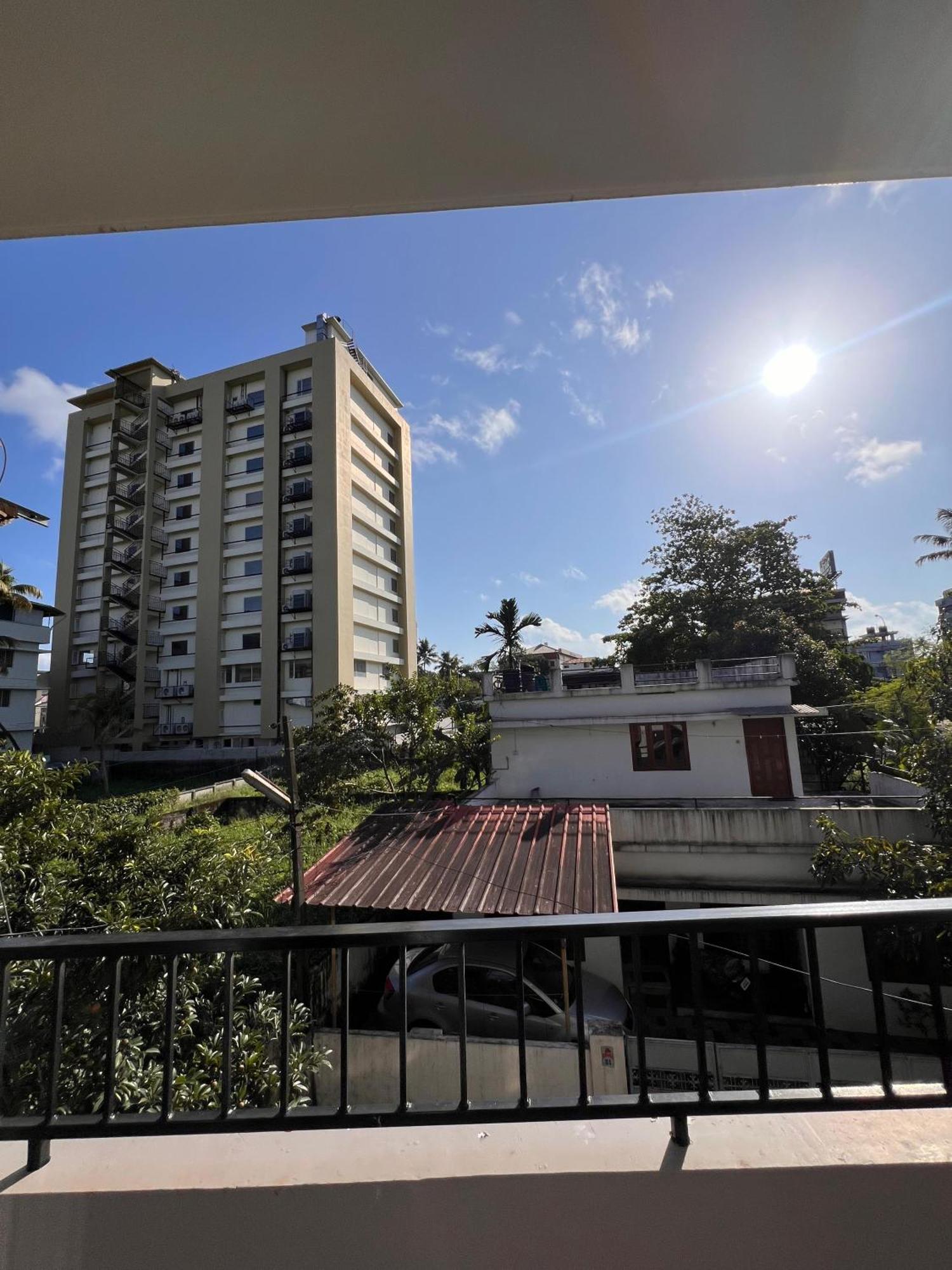 The Lotaz Hotel Kochi エクステリア 写真