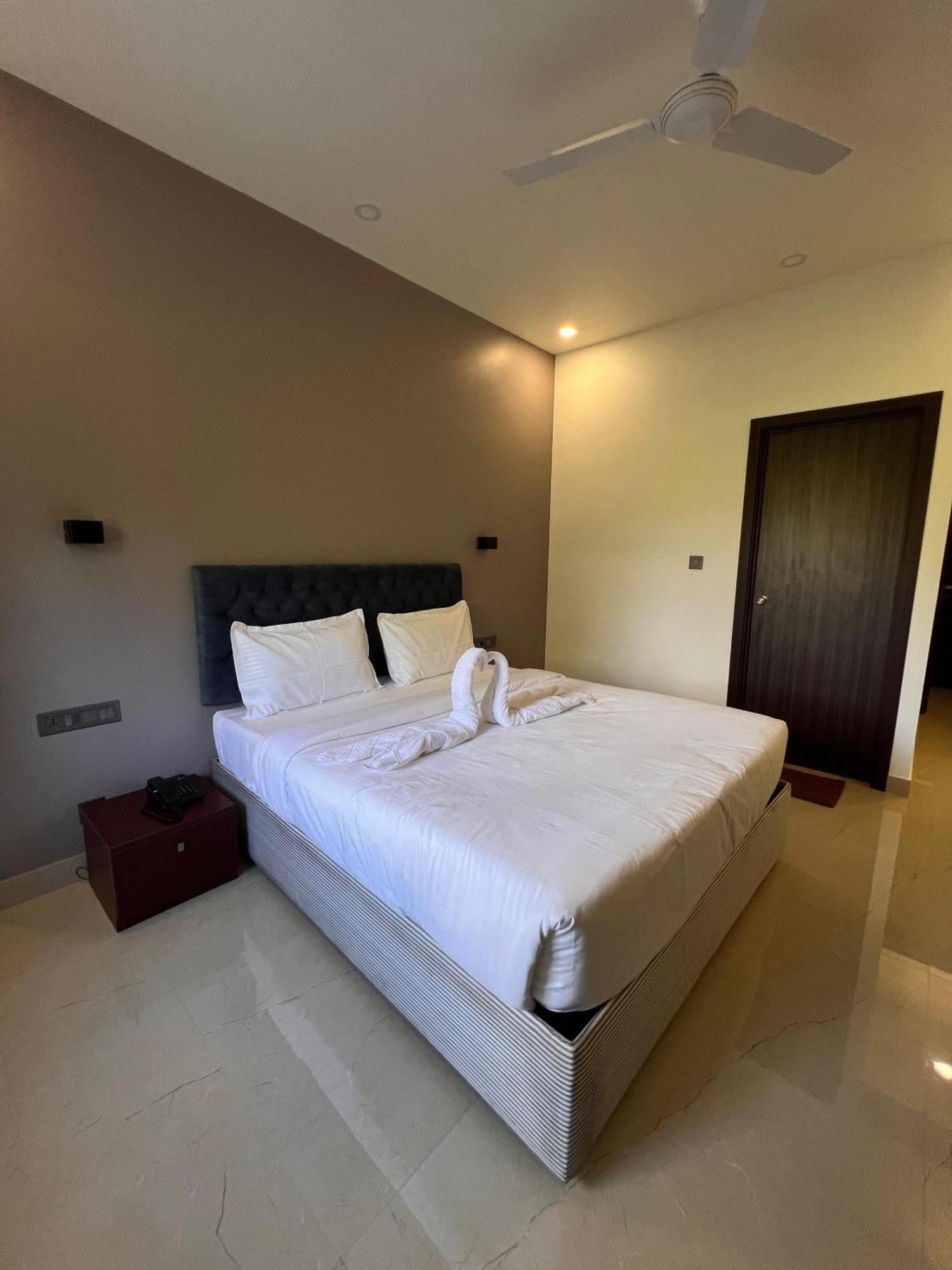 The Lotaz Hotel Kochi エクステリア 写真
