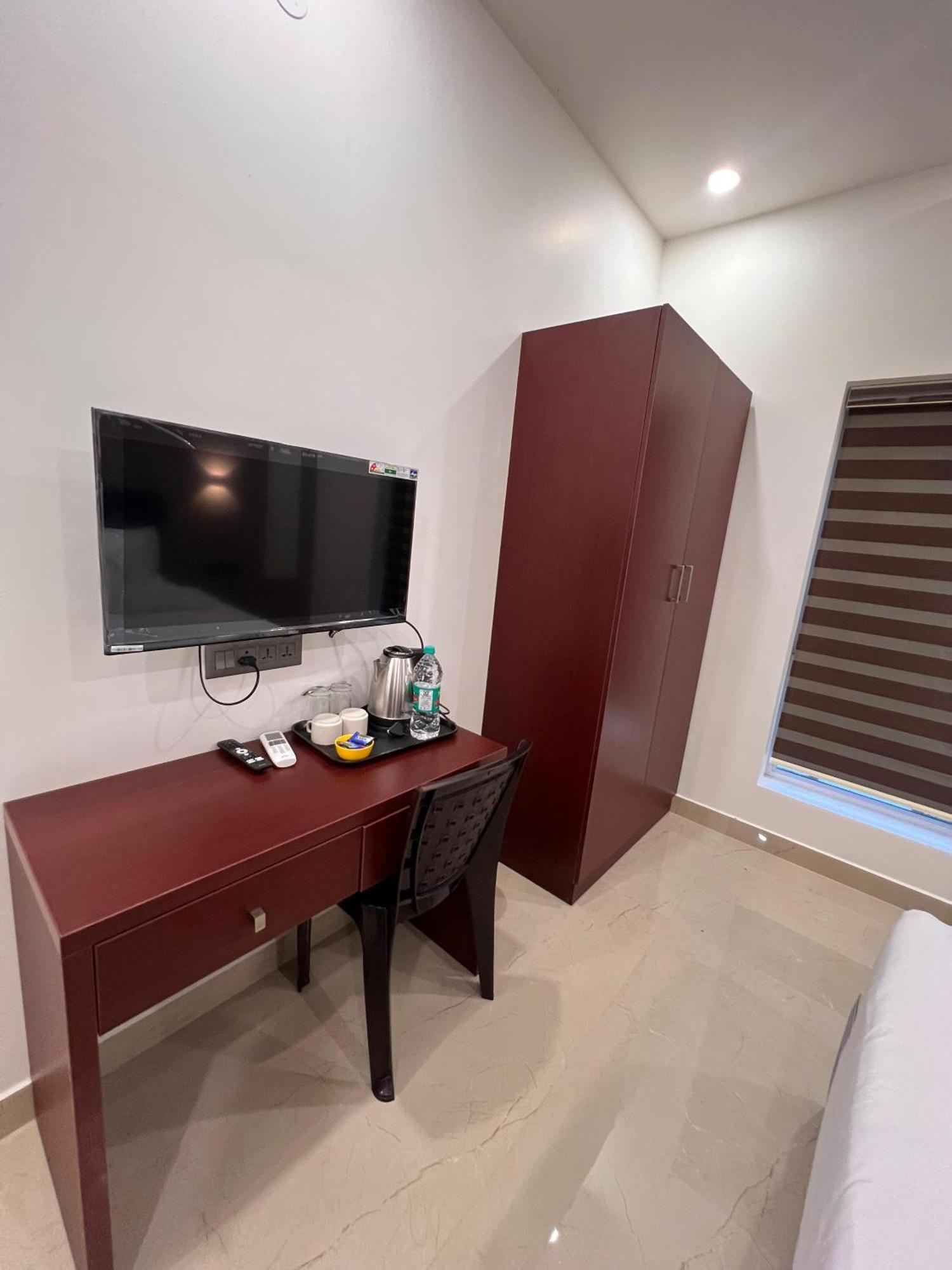 The Lotaz Hotel Kochi エクステリア 写真