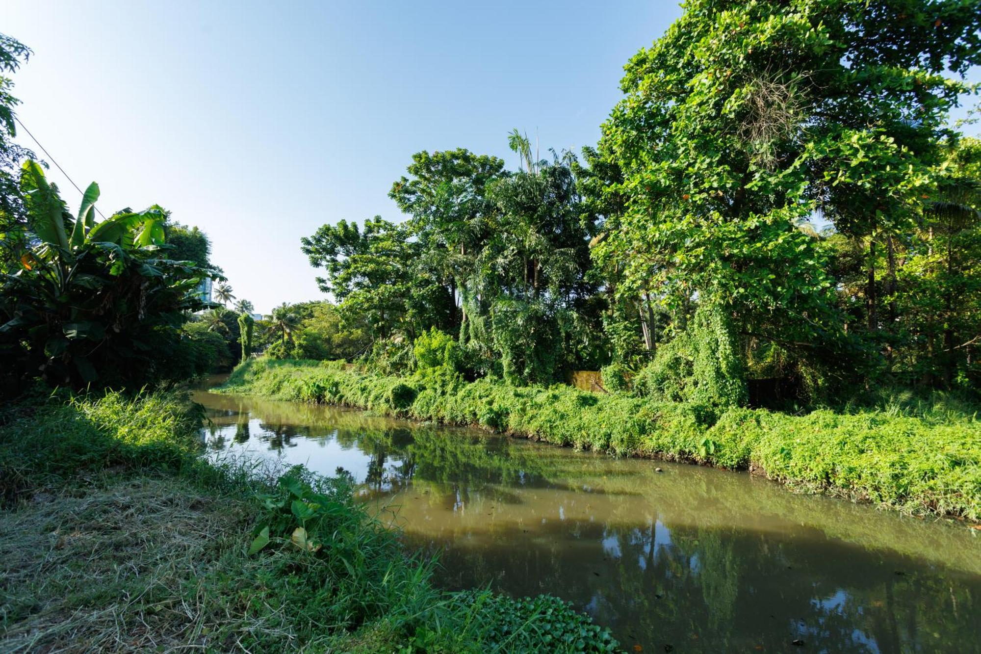 The Lotaz Hotel Kochi エクステリア 写真